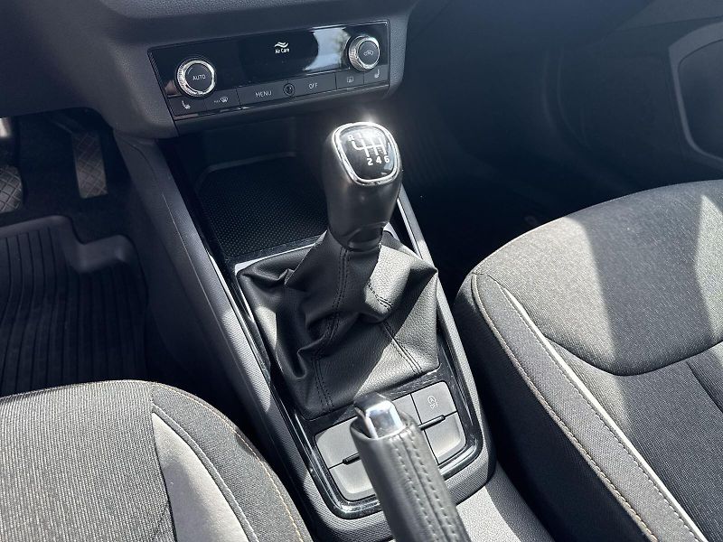 Škoda Kamiq (2022) 1.5 TSI Style - fotka 23 z 29