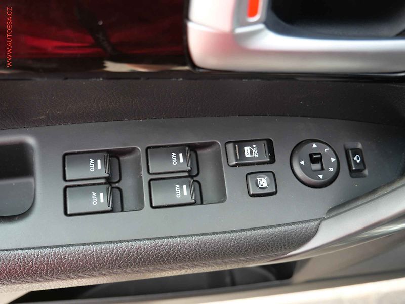 Kia Sorento (2015) 2.2CRDi, 2.maj,ČR, AT - fotka 14 z 28