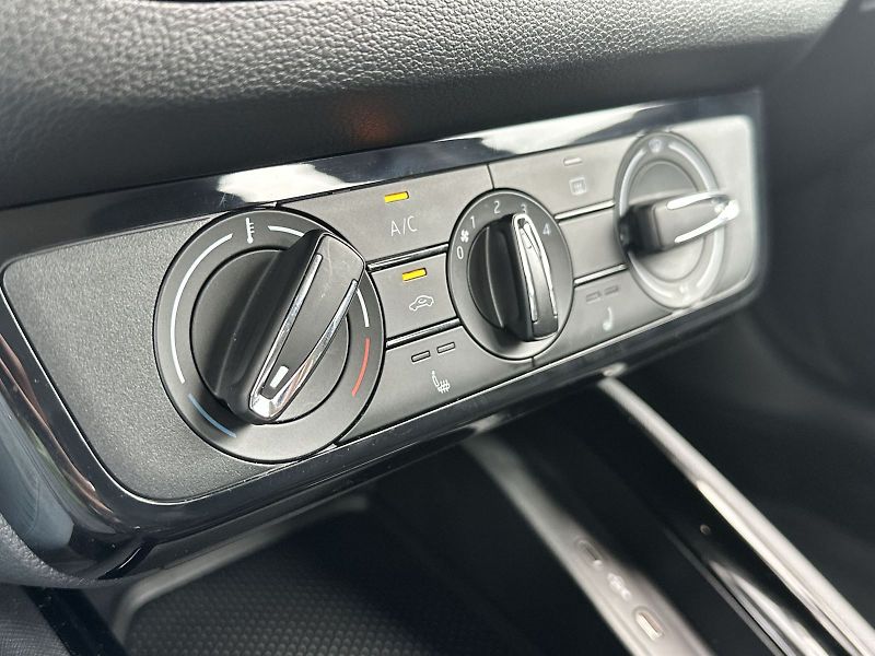 Škoda Kamiq (2025) 1.0 TSI Selection - fotka 15 z 31