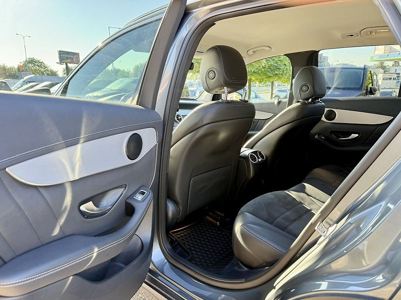 Mercedes-Benz GLC (2021) 220 d 4MATIC SUV - fotka 14 z 46