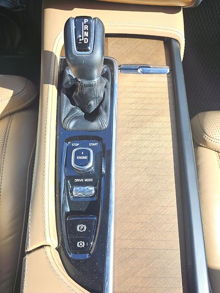 Volvo XC90 (2016) - fotka 15 z 21