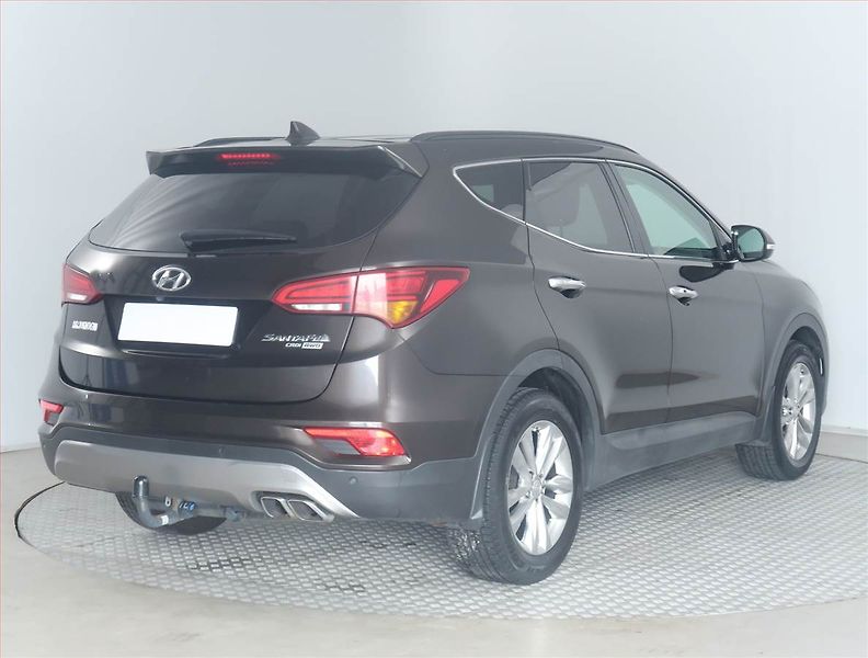 Hyundai Santa Fe (2017) 2.2 CRDi Blue, 4X4, Automat - fotka 5 z 20