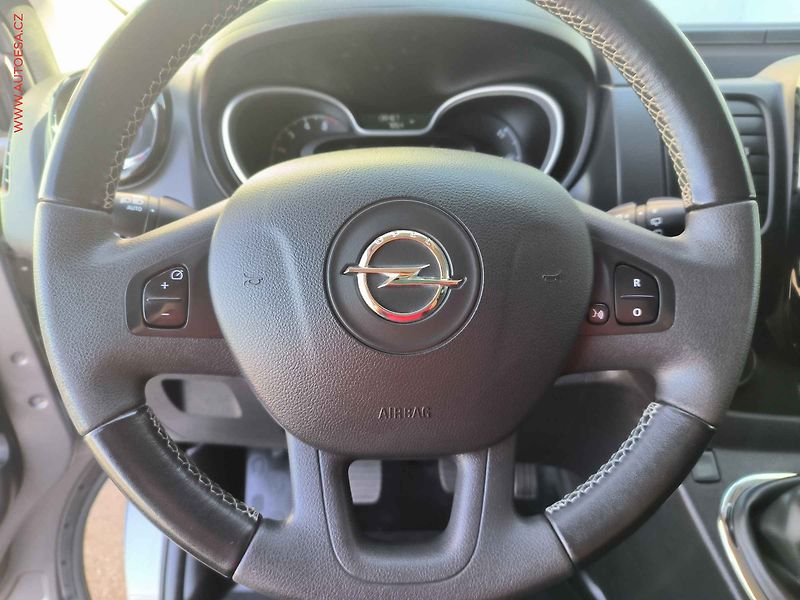 Opel Vivaro (2016) 1.6CDTi L2 9míst, 107kW, navi - fotka 19 z 24