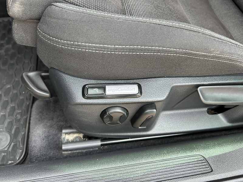 Volkswagen Passat (2018) 2,0TDI Comfortline TOP!!! - fotka 12 z 27