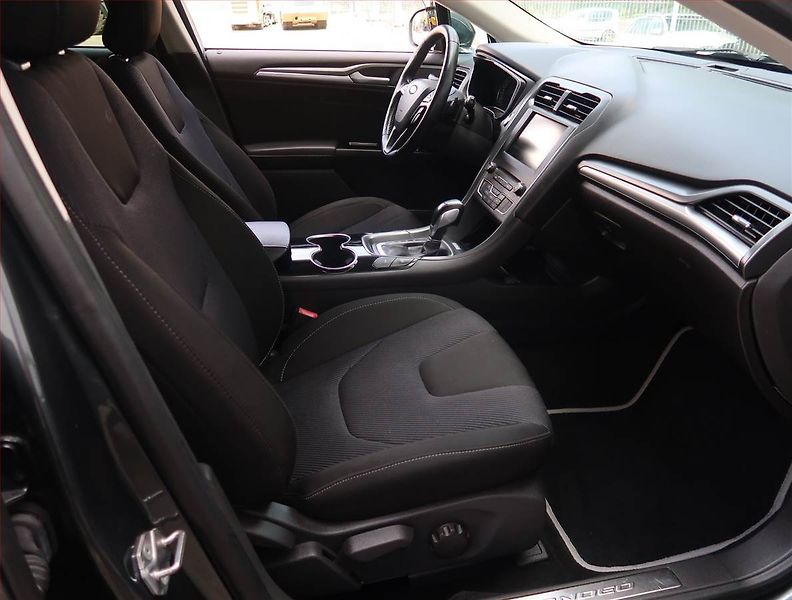 Ford Mondeo (2016) Titanium 2.0 TDCI, 4X4 - fotka 9 z 18