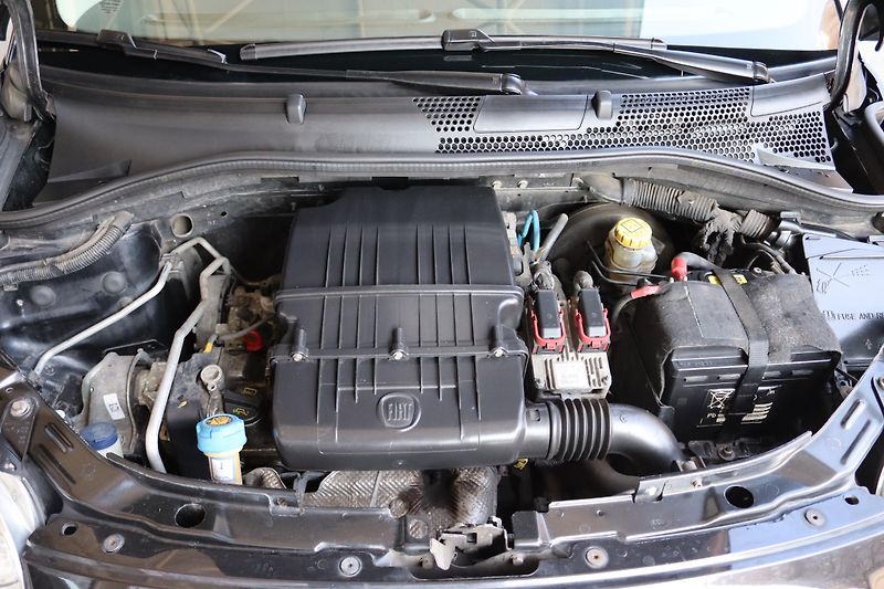 Fiat 500C CABRIO KRÁSNÉ SVEZENÍ - fotka 46 z 48