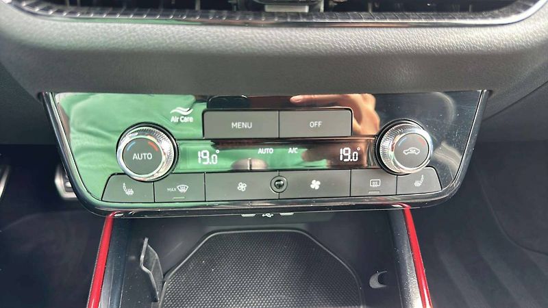 Škoda Fabia Monte Carlo 1,0 TSI 85kW MT6/S - fotka 16 z 27