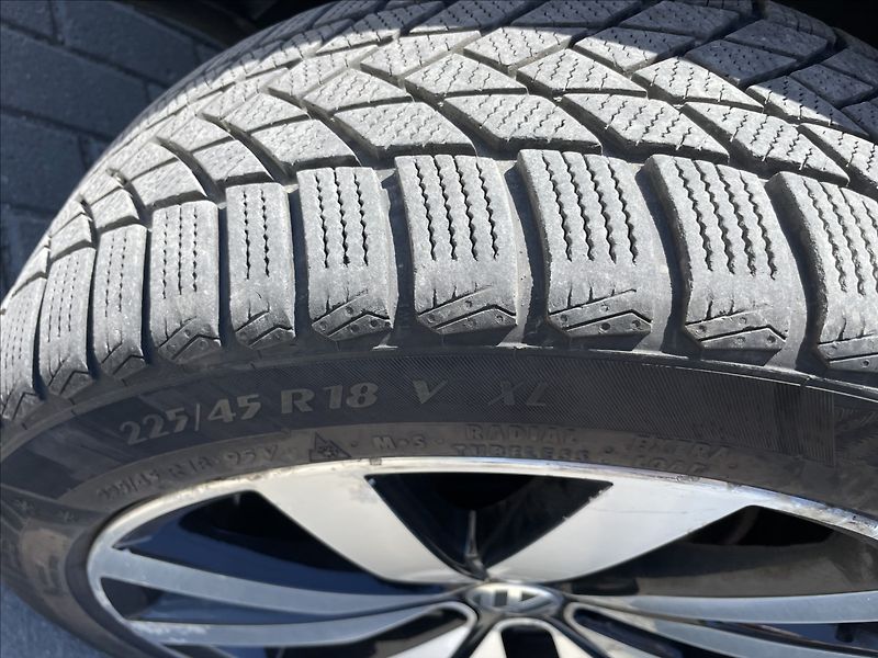 Volkswagen Sharan 2,0 TDi 135kw DSG 7míst Highli - fotka 35 z 46
