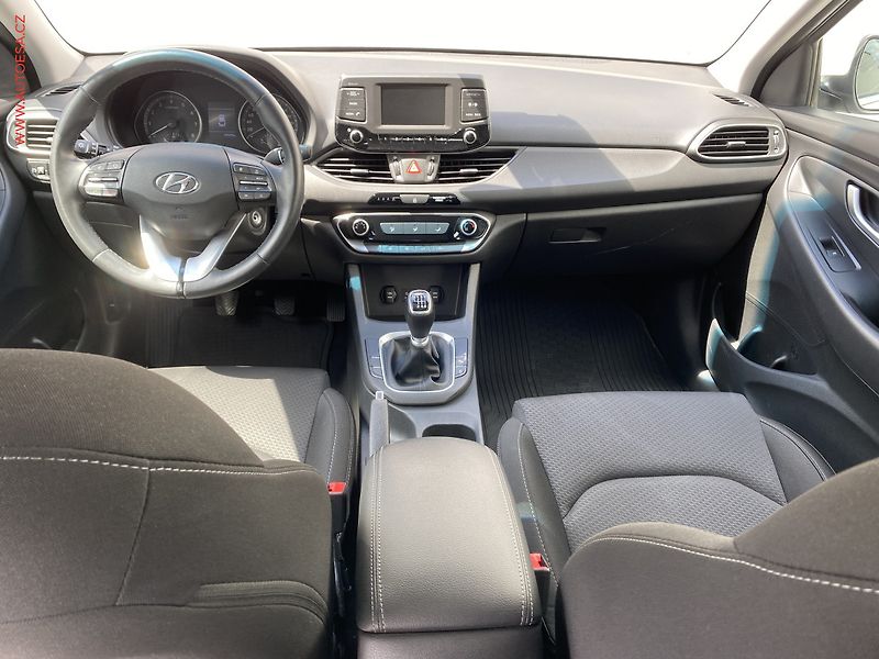 Hyundai i30 (2018) 1.0 TGDi, ČR, AC, tempo - fotka 8 z 18