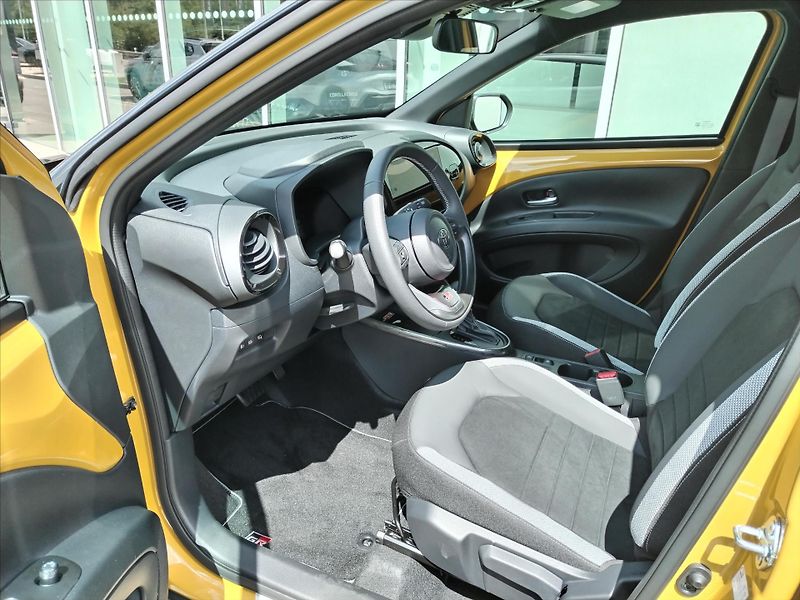 Toyota Aygo 1.5 HYBRID e-CVT  GR SPORT 116 - fotka 5 z 15