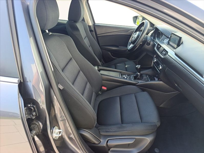 Mazda 6 2,2 D Aut.klima Navigace Tažné - fotka 28 z 41