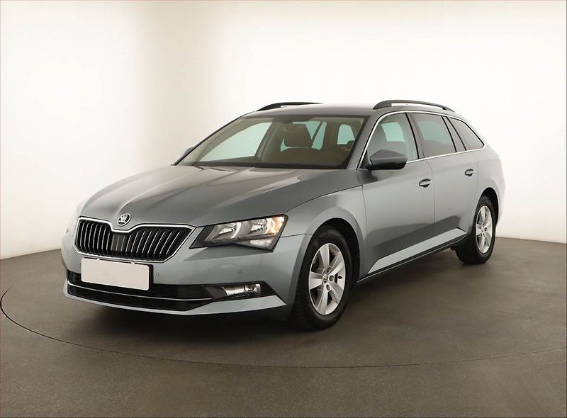 Škoda Superb (2018) 2.0 TDI, Automat, Navi - fotka 2 z 19