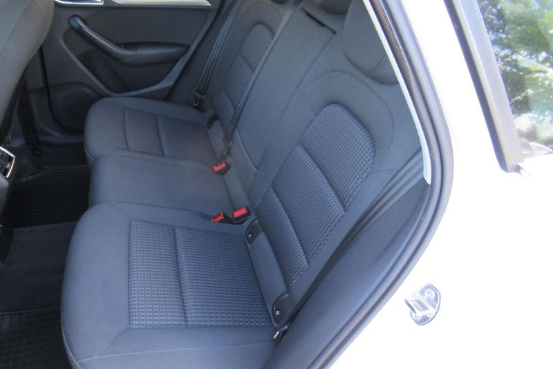 Audi Q3 2.0 TDI QUATTRO NAVI TAŽNÉ - fotka 21 z 33
