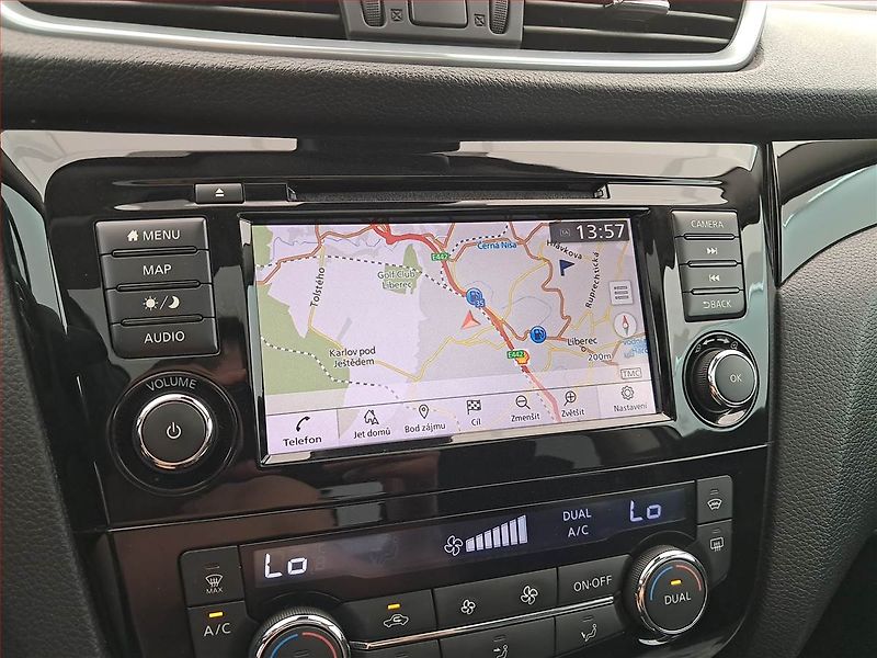 Nissan Qashqai (2020) 1.3 DIG-T, Automat, Serv.kniha - fotka 13 z 21