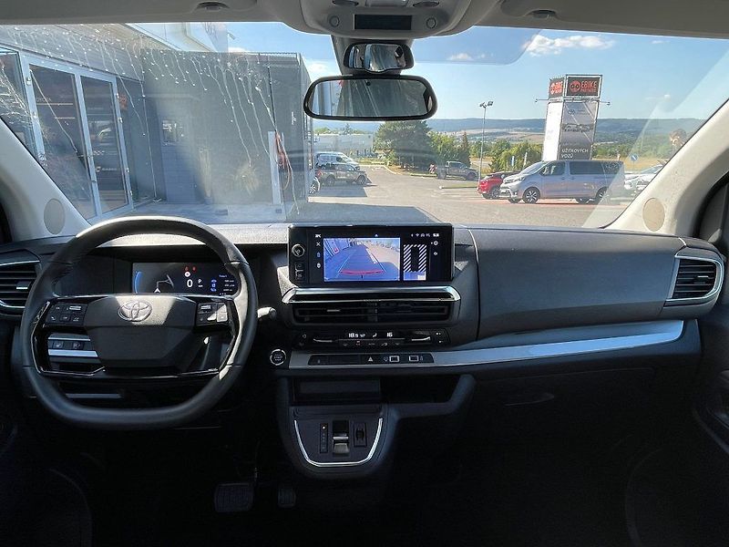Toyota ProAce Verso 8 AT AE Family 8S - fotka 15 z 26