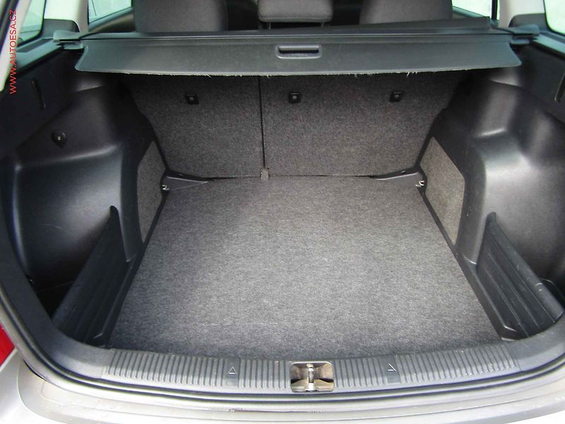 Škoda Fabia (2009) 1.2 HTP, ČR, AC, tažné - fotka 7 z 17