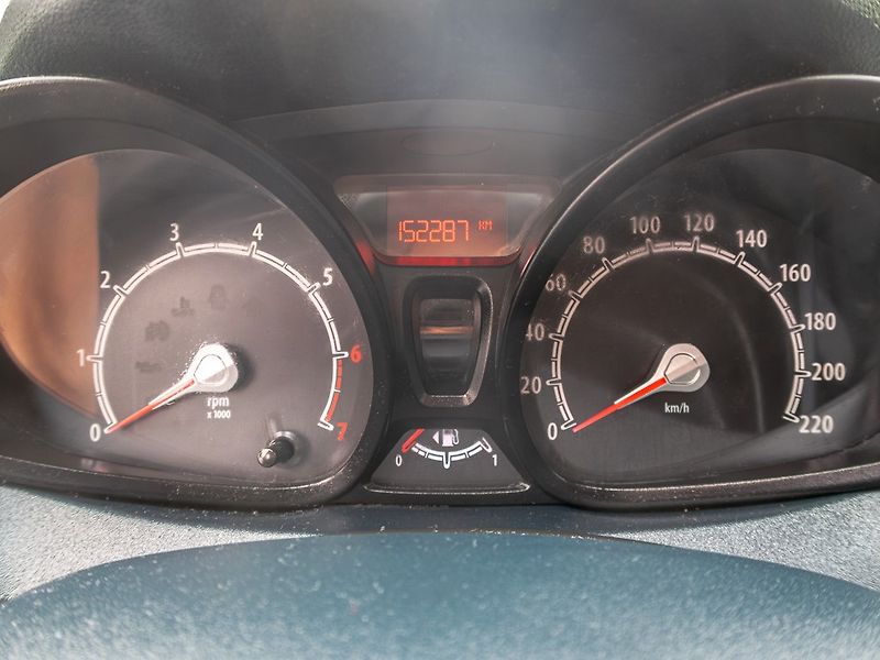 Ford Fiesta (2012) 1.25i 44KW – KLIMA - fotka 15 z 32
