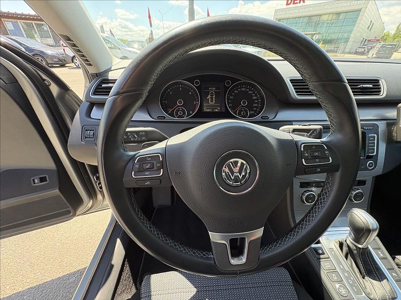 Volkswagen Passat 2,0 TDi130kW Xen,ACC,Pano,NezT - fotka 7 z 41