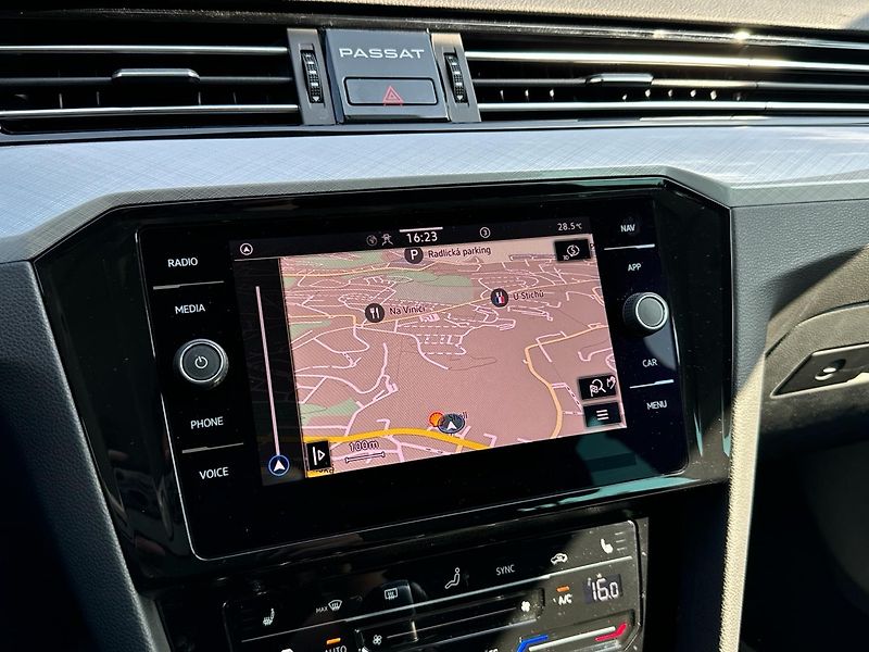 Volkswagen Passat Business 2.0 TDI 110 kW DSG Va - fotka 20 z 26