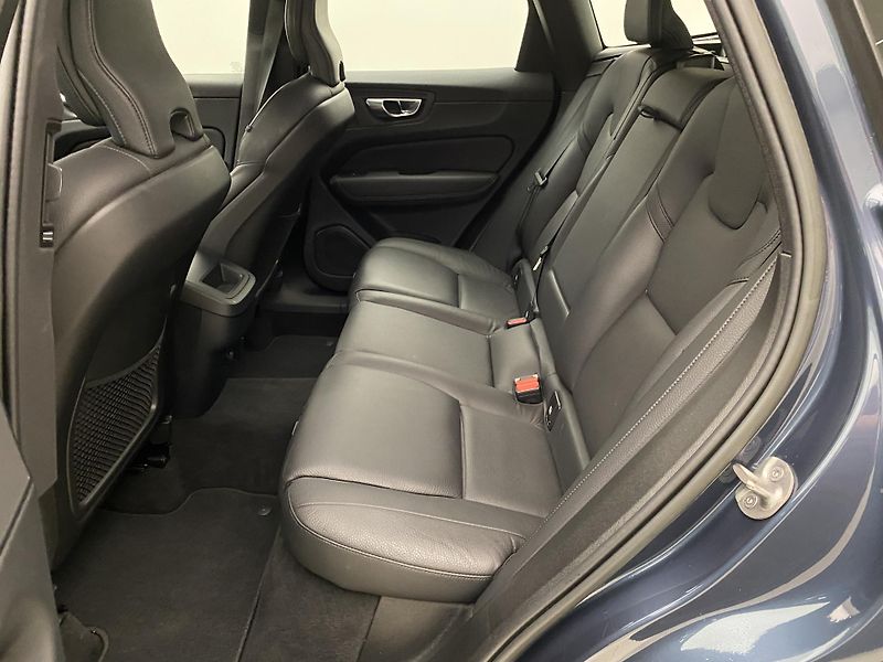 Volvo XC60 B5 AWD CORE AUT CZ - fotka 5 z 54