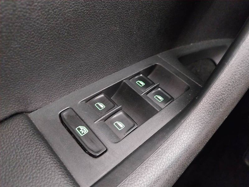 Škoda Octavia (2014) Elegance 1.8 TSI, 4X4 - fotka 19 z 24