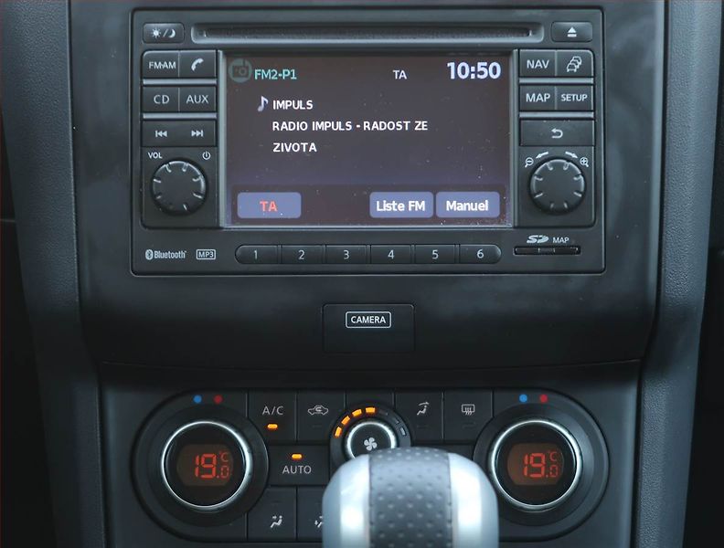 Nissan Qashqai (2013) 2.0, Automat, ČR,1.maj - fotka 12 z 21