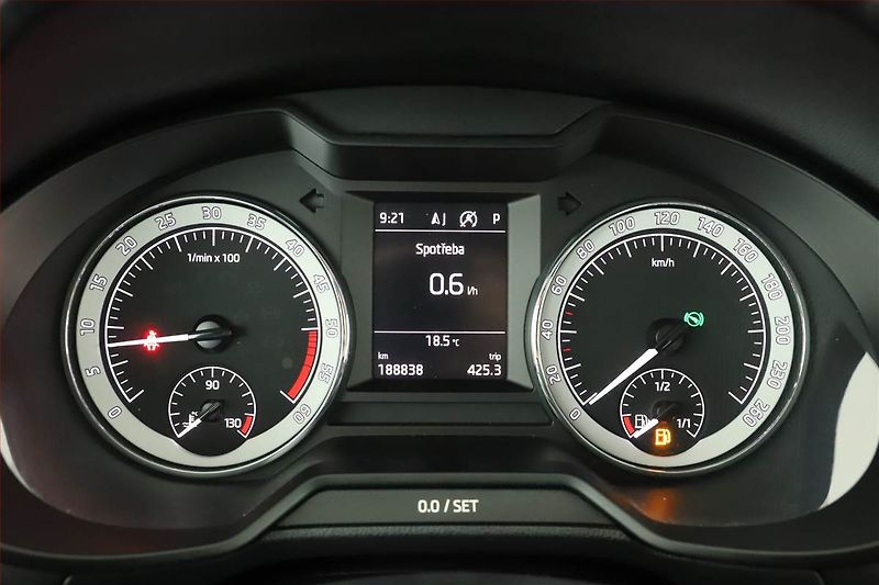 Škoda Octavia (2018) 1.6 TDI, Automat, Serv.kniha - fotka 11 z 15