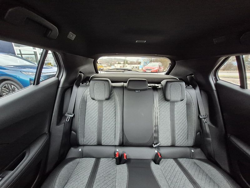 Peugeot 2008 (2026)  ALLURE Hybrid 145 e-DCS6 - fotka 19 z 22