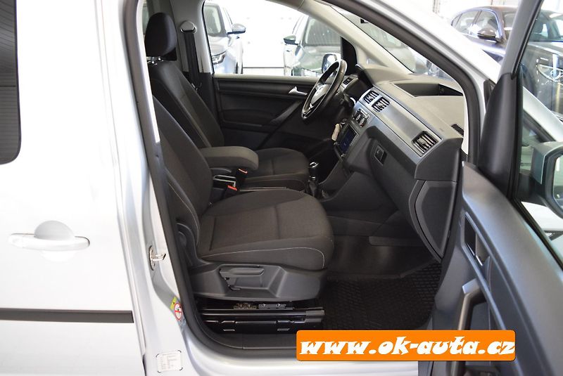 Volkswagen Caddy 2.0 TDI MAXI LIFE 5 MÍST 2020 - fotka 14 z 45