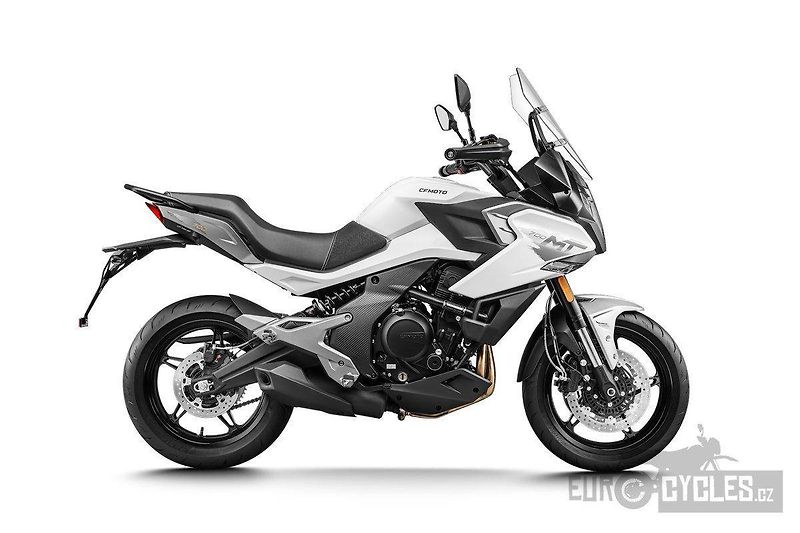 CFMOTO 700 MT Premium (2026) kufry SHAD, AKCE - fotka 2 z 12