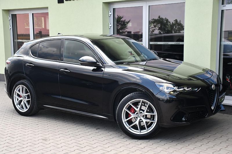Alfa Romeo Stelvio 2.2 JTDm Competizione Q4 - fotka 2 z 40
