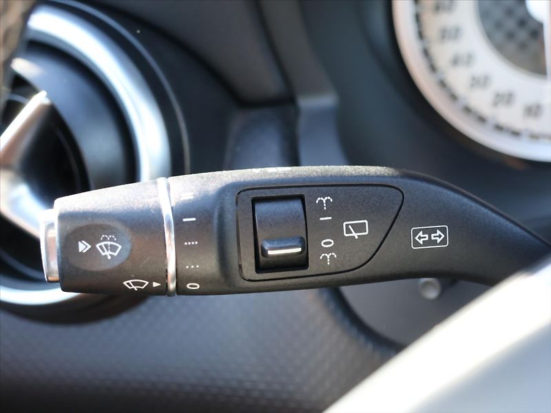 Mercedes-Benz Třídy A 2,1 200CDI 100kW Aut. Kůže - fotka 19 z 36