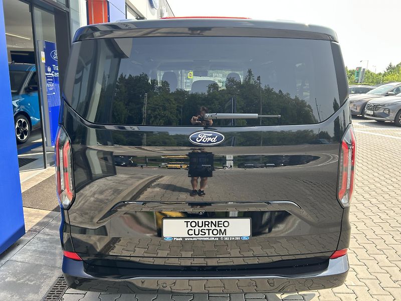 Ford Tourneo Custom Titanium L1 2.0 EcoBlue 110 kW - fotka 7 z 37