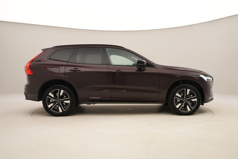 Volvo XC60 B5 AWD PLUS DARK AUT CZ 1.maj. - fotka 14 z 57