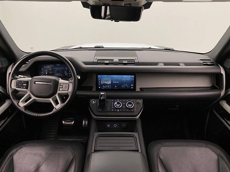Land Rover Defender 110 P400 HSE AWD AUT REZERVACE - fotka 2 z 49