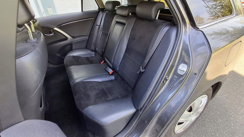Toyota Avensis 1.8 VVT-I Rezervace - fotka 15 z 30