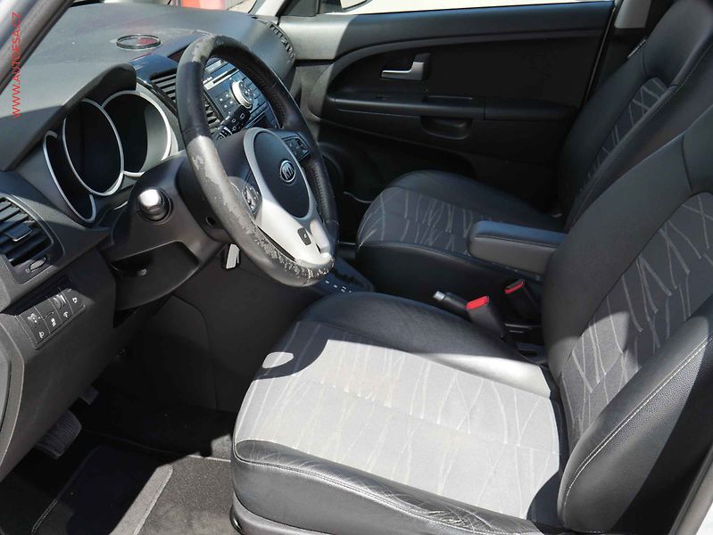 Kia Venga (2011) 1.6 CVVT, AT, tempo, park - fotka 9 z 18