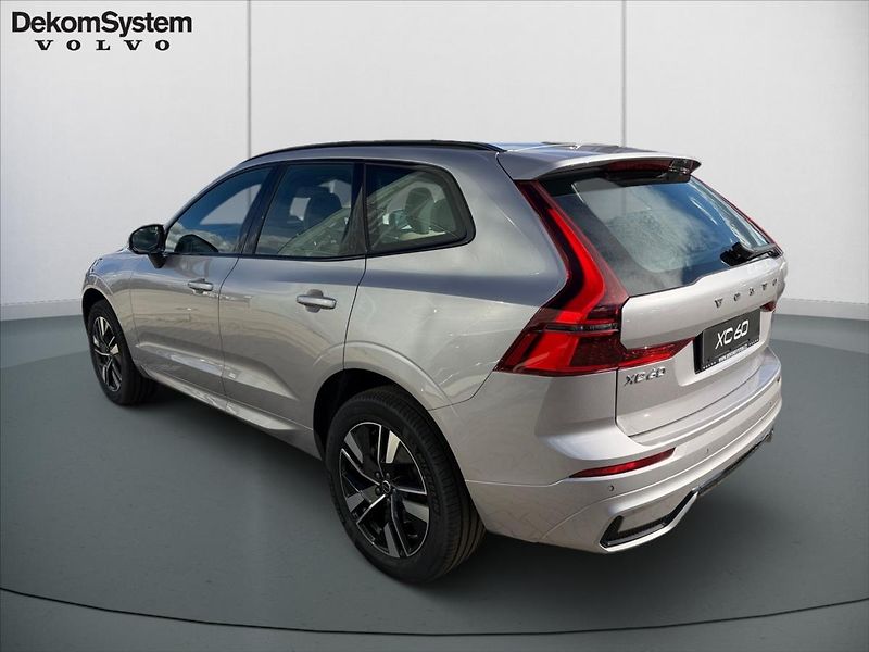 Volvo XC60 (2026) 2,0 B5 Plus Dark 4337 - fotka 4 z 14