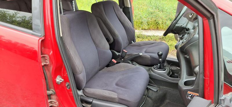 Honda Jazz 1.4 VTEC 73 KW - fotka 17 z 37
