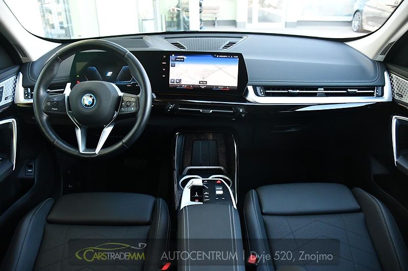 BMW iX1 xDrive30 X-LINE H/K HUD TAŽNÉ - fotka 21 z 54