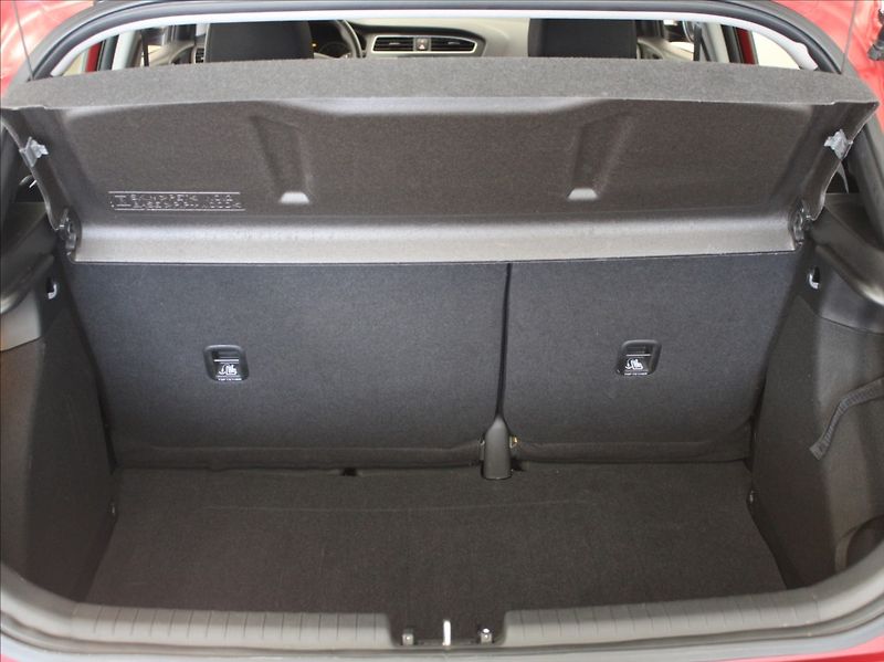 Hyundai i20 1,3 i 55kW Family+ 27 200km! - fotka 16 z 17