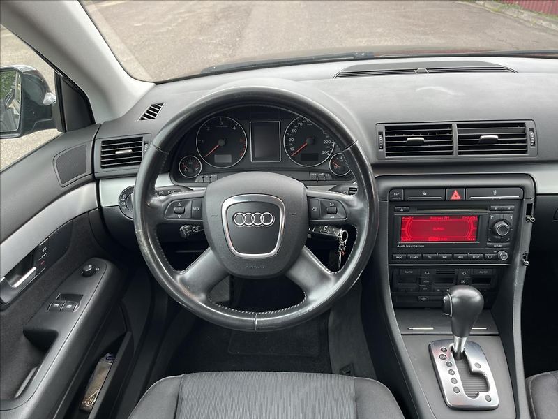 Audi A4 Avant 2,0 TDi 103 KW AUTOMAT K - fotka 14 z 36