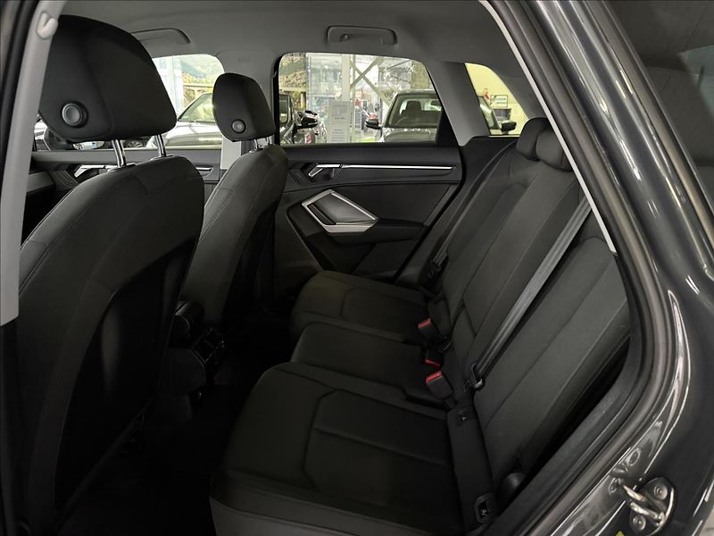 Audi Q3 2,0   35TDI.DPH.SERVISKA.VIRTU - fotka 21 z 24