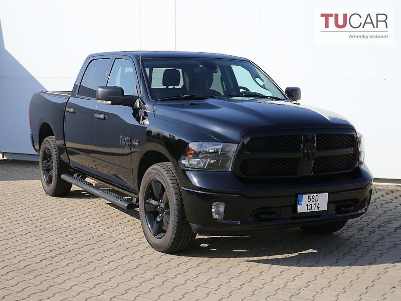 RAM 1500 (2023) Classic 5.7 V8 HEMI - fotka 2 z 44