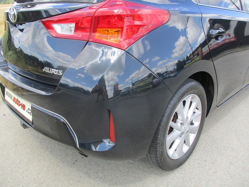 Toyota Auris 1.6i VVTi*AUTOM*NAVI*VÝHŘEV*TZ - fotka 36 z 47