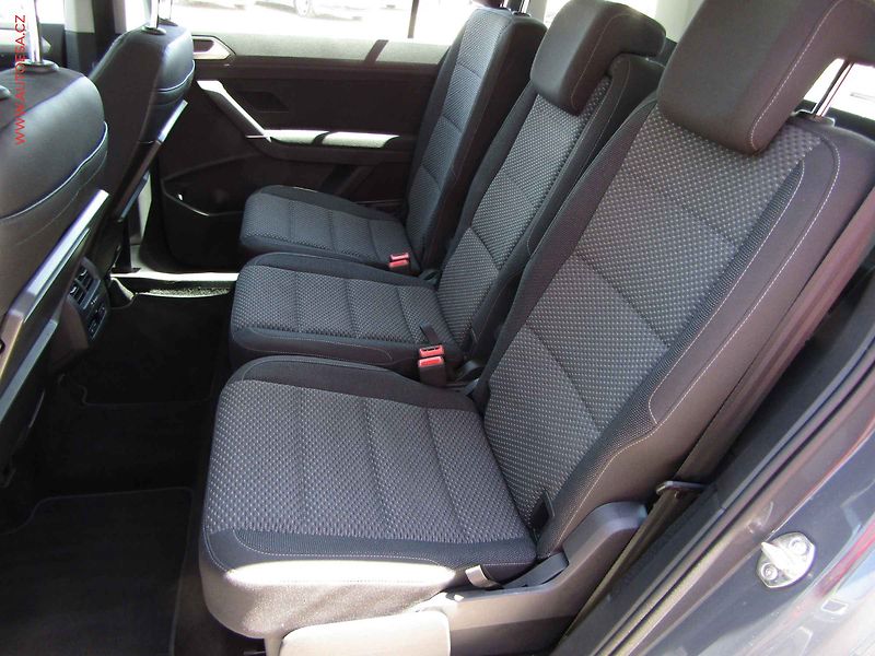 Volkswagen Touran (2022) 2.0 TDi, Comfortline, DSG - fotka 10 z 20