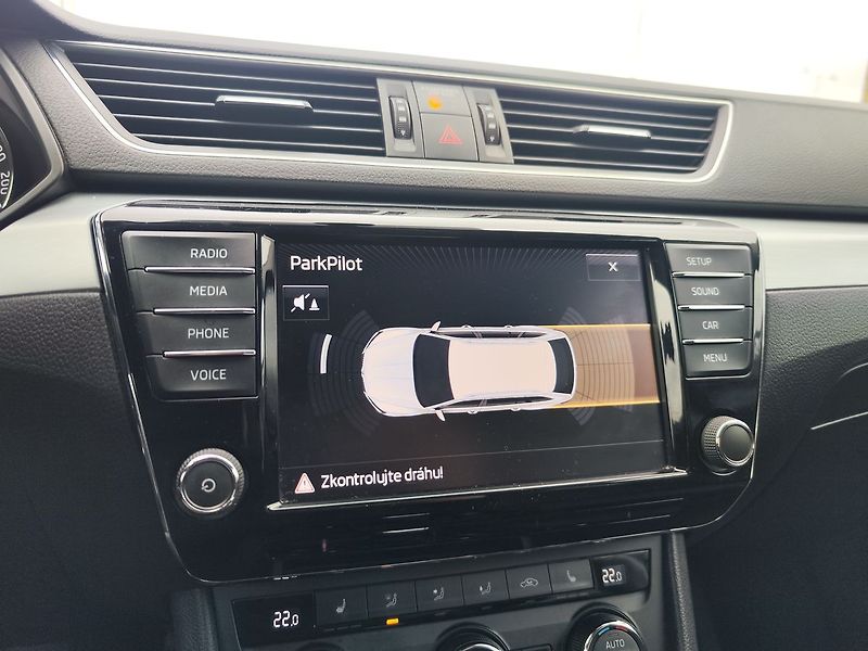 Škoda Superb 2.0 TDI/110kW Ambition Plus DS - fotka 19 z 33