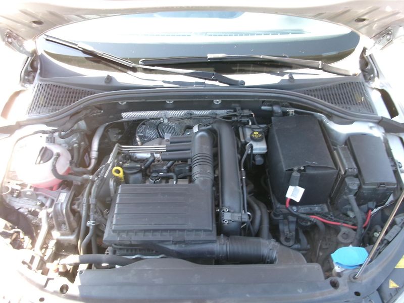Škoda Octavia (2013) 1,4 TSI AC BT NAVI TEMP - fotka 37 z 38