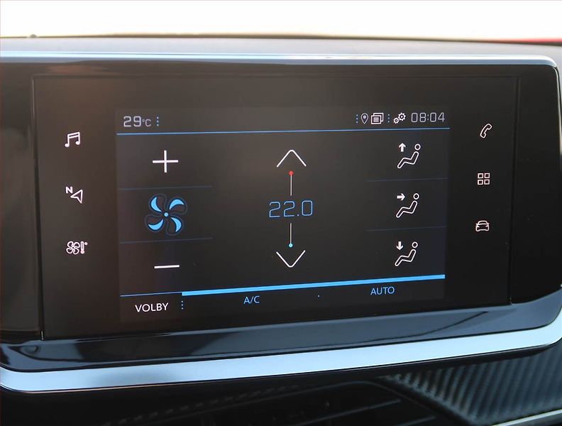 Peugeot 2008 (2023) 1.2 PureTech, Automat, ČR - fotka 17 z 22