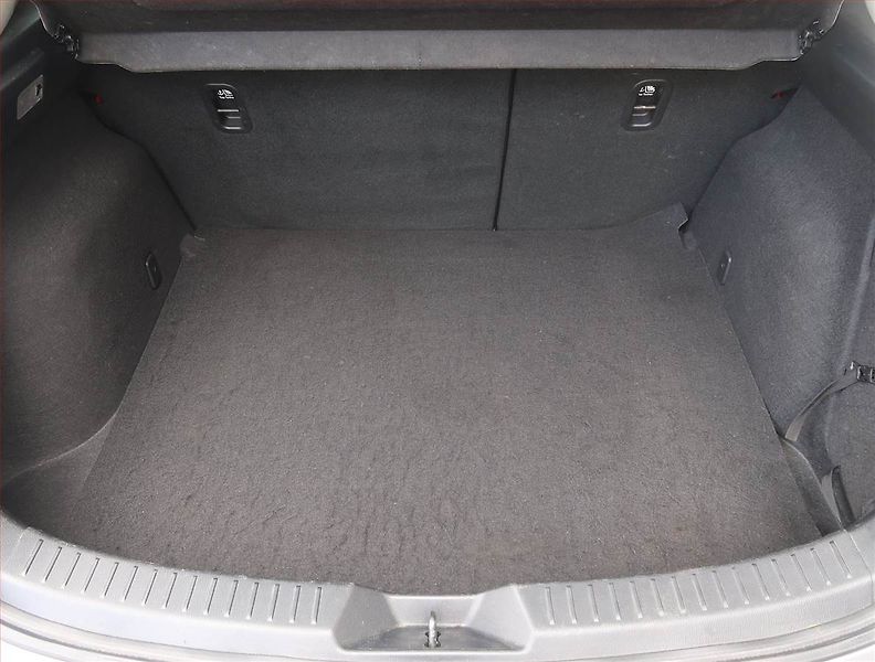 Mazda 3 (2015) 1.5 Skyactiv-G, Park. senzory - fotka 12 z 14